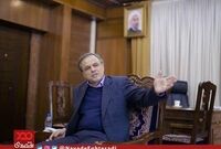 دو نرخی بودن دلار ریشه بسیاری از فسادهاست/ در توزیع نهاده‌های دام و طیور فساد وجود دارد