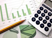 استفاده از راهکارهای خطرناک برای جبران کسری بودجه چطور بر روی افزایش تورم و کوچک شدن سفره مردم اثر می‌گذارد؟