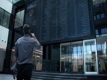  بازار سرمایه این روزها با چه ریسک‌هایی مواجه است؟/ برنامه دولت در فروش سهام ریسک جدید به بورس تحمیل می‌کند