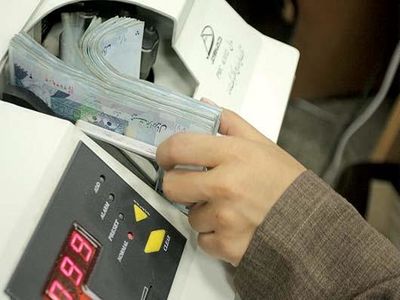 هر ۱۰۰ هزار میلیارد تومان کسری بودجه دولت که از منابع بانک مرکزی جبران شود ۲۲ درصد به میزان تورم اضافه می کند