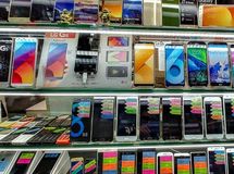 قیمت انواع گوشی امروز ۲۹ دی ۹۹ + جدول