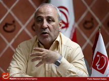 حاجی دلیگانی: بازار عراق پذیرای کالای ایرانی است اما مسئولان کاری نمی‌کنند/ وزیر نفت نمی‌خواهد از ظرفیت داخلی استفاده کند