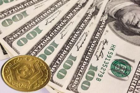 نرخ دلار 40 ریال افزایش و قیمت سکه  هم 295 هزار ریال کاهش یافت