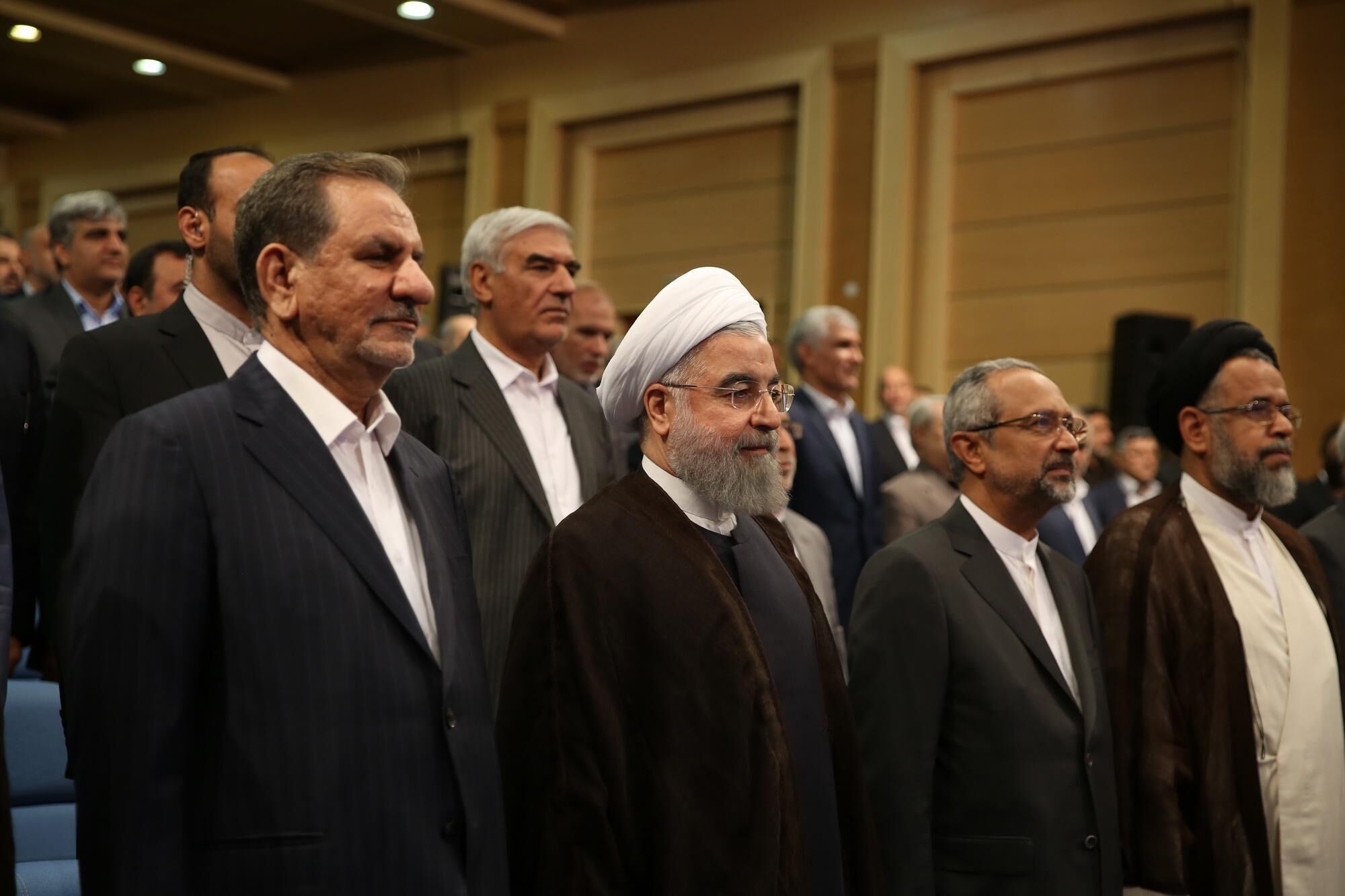 انتخاب مجدد روحانی سقوط 41 درصدی تعداد معاملات بورس و افت 36 درصد ارزش معاملات بازار سرمایه را رقم زد!+ جدول