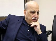 نمایندگان بانک مرکزی در مذاکرات برجام ضعیف عمل کردند!/ باید مذاکره کنندگان قویتری بیاوریم
