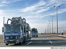 آمار واردات خودرو در سال جاری/ ۸۰ درصد خودروها از امارات وارد شده است