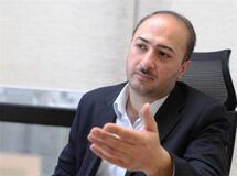 لزومی ندارد که وزیر اقتصاد حتما اقتصاددان باشد/ او از معدود مدیران جمهوری اسلامی است که کتاب می‌خواند