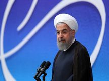 حکم روحانی برای نیلی و نهاوندیان/ نیلی و نهاوندیان بدون تخصص پولی و بانکی وارد شورای پول و اعتبار شدند!