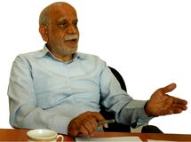 نیلی و نهاوندیان خبره بانکی نیستند/ نهاوندیان بیشتر از این یک کارشناس اقتصادی باشد یک فرد سیاسی است