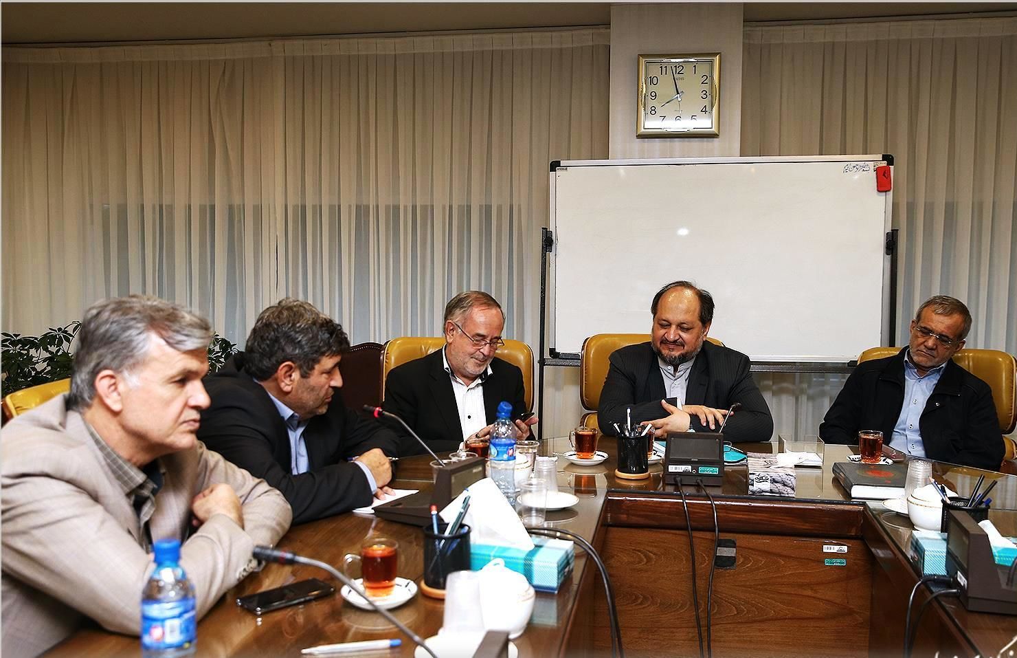 چرت ناگهانی مسعود پزشکیان در کنار وزیر پیشنهادی صنعت!
