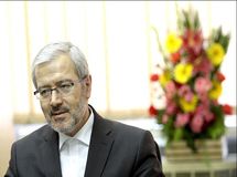 تولید و صادرات نفت نسبت به ذخایر کشور بسیار کم است/ وقتی بازدهی استفاده گاز در داخل بیشتر است صادرات گاز مورد توجه قرار نمی‌گیرد