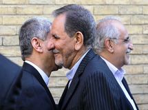 گلایه های در گوشی طیب نیا با معاون اول رئیس جمهوری در لحظه خداحافظی