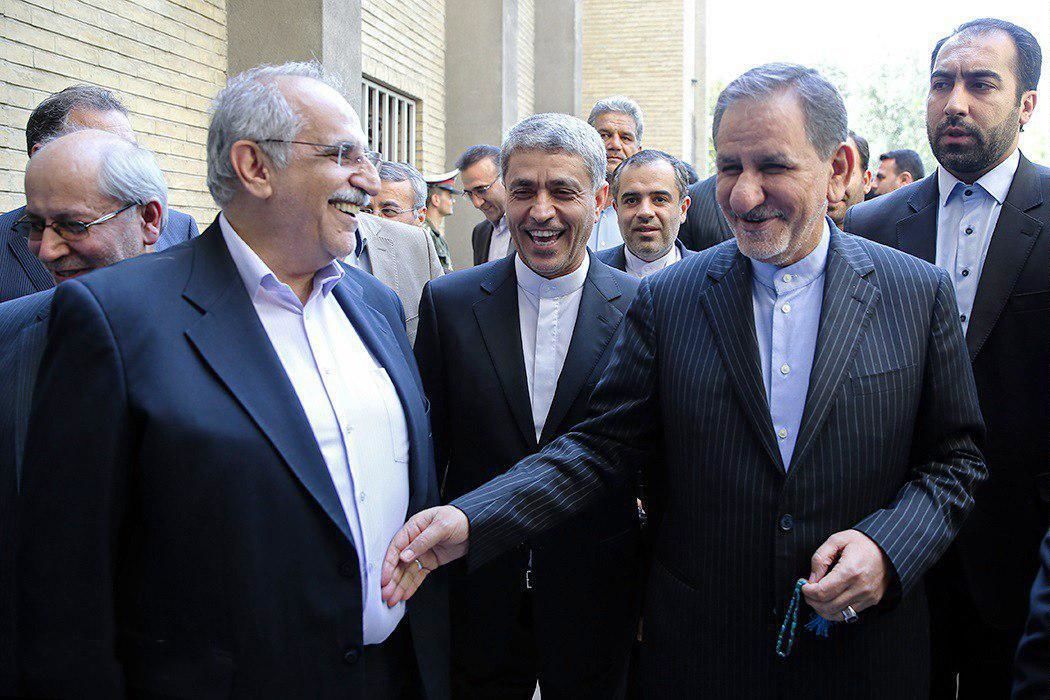 شوخی فیزیکی معاون اول رئیس جمهوری با مسعود کرباسیان