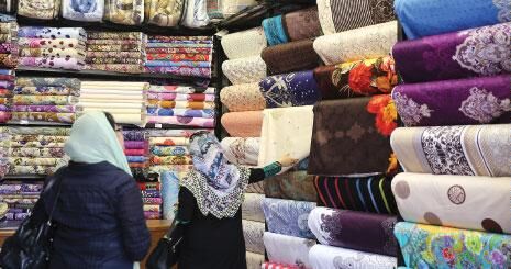 60 درصد کارخانجات نساجی تعطیل شدند، مابقی هم با یک سوم کار می‌کنند/ تعرفه ورود پارچه از 200 به 55 درصد رسید!