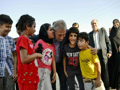 نجوای کودک بوشهری در گوش وزیر تعاون