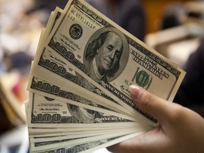 تفاوت بین دلار مبادله‌ای و آزاد یک ماهه 200 تومان افزایش یافت/ اختلاف قیمت دلار مبادله‌ای و آزاد 700 تومان شد