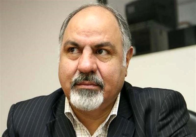 سکوت بانک مرکزی التهابات بازار ارز را بیشتر کرده/ اگر مدیریتی در مورد قیمت دلار انجام نشود، رکود بیشتر می‌شود