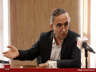 فیلم:: میثم موسایی اقتصاددان: سیف چون اقتصاددان نیست، پس نمی‌تواند استقلال بانک مرکزی را حفظ کند/ کمیجانی را آوردند تا خلاء اقتصاددان نبودن سیف را پر کنند ولی موفق نشدند