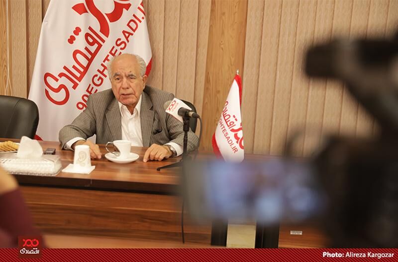 گفتگوی «نود اقتصادی» با دکتر علی اکبر مهرابی فارغ التحصیل اقتصاد توسعه از دانشگاه مون‌پولیه فرانسه