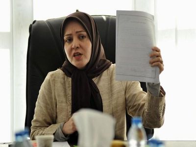 آمار رشد اقتصادی که دولت اعلام می‌کند چندان قابل اعتنا نیست/ معلوم نیست دولت چگونه می‌خواهد فقر را ریشه‌کن کند