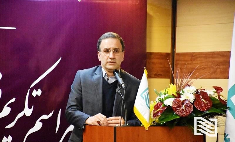 8 عدد خودروی بنز لوکس به مالزی صادر کردیم/ 3 برابر ظرفیتمان انبار اجاره کردیم/ حقوق کارکنانم خیلی پایین است