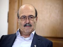 همه اقتصاددانان طرفدار روحانی منتقد عملکرد دولتند/ روحانی در گفتگوی تلویزیونی بسیار کم رمق، محافطه‌کار و منفعلانه ظاهر شد