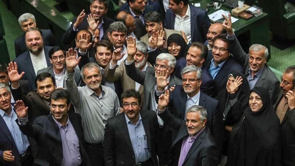 مازنی: از واکنش نوبخت به گزارش دیوان محاسبات تعجب کردم/ تاجگردون: نوبخت اگر ناراحت است به هیات‌های مستشاری دیوان برود/ سیده فاطمه حسینی: دیوان محاسبات برای ارائه گزارش نباید با دولت مشورت کند