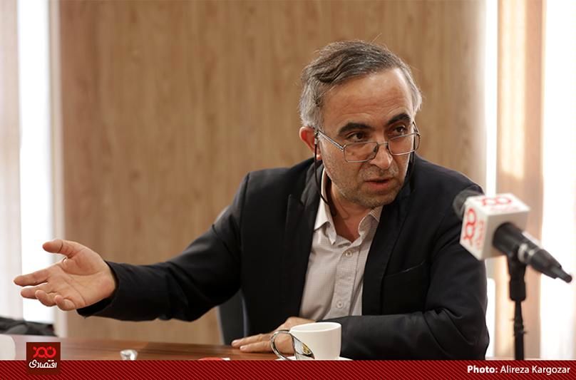 مدیریت بانک مرکزی باید تغییر کند/ سیاستهای سیف در بانک مرکزی اعتماد مردم را به سیستم بانکی کاهش داده است