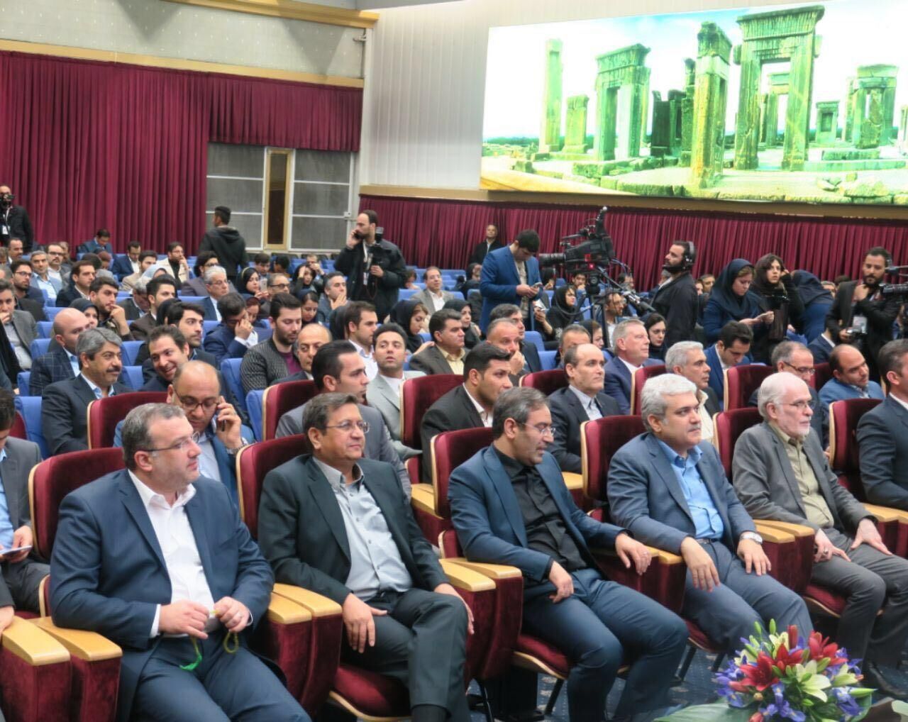 غایبان بزرگ یازدهمین نمایشگاه بین المللی بورس، بانک و بیمه/ جهانگیری، کرباسیان و سیف به نمایشگاه نیامدند