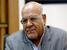 فخریه کاشان نباید مثل دهه 70 قِسِر در برود/ نهادهای مسئول باید او را بابت معطل نگه داشتن صنعت هوایی کشور بازخواست کنند