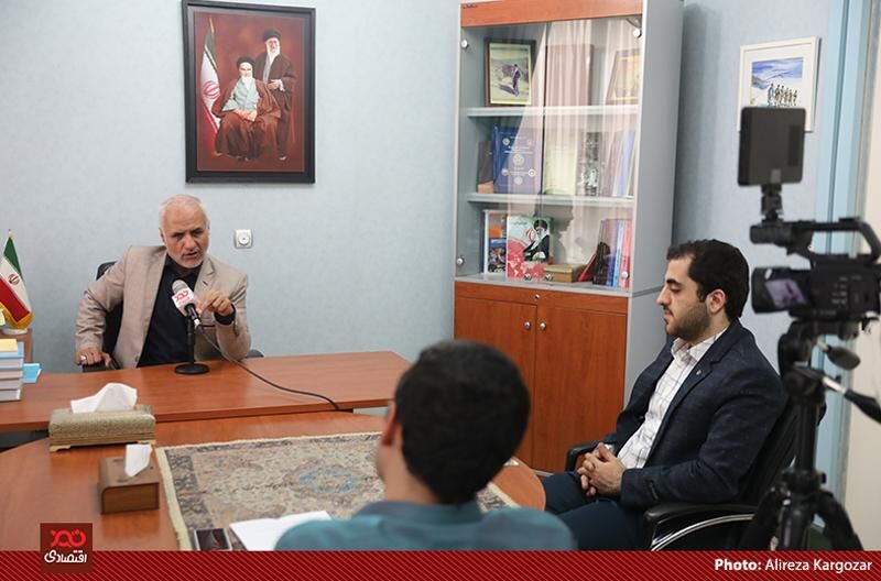گفتگوی «نود اقتصادی» با حسن عباسی رئیس پژوهشکده یقین
