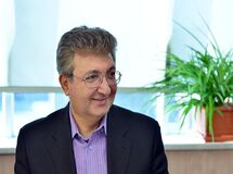 روزانه در کشور یک کشتی نهاده‌های دامی مصرف می کنیم/ صادرات مرغ و تخم مرغ تبدیل به رویا شده و باید آن را فراموش کنیم/ تولید مرغ دیگر به صرفه نیست