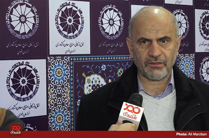 کنایه فرشاد مومنی به آمارهای اشتغال دولت روحانی!