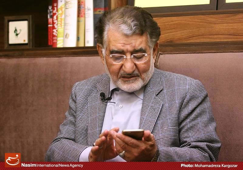 کمپین نخریدن به امید کم شدن تقاضا درباره همه کالاها شدنی نیست/ نقدینگی هزار و 500 میلیاردتومانی مسبب اصلی اتفاقات اخیر در اقتصاد است/ بورس دیروز بادکنکی بالا رفت، بترکد عدهای بیچاره میشوند