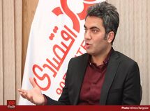 تصمیمات پی در پی و متناقص مسئولان اقتصادی کشور ضرر زیادی به اقتصاد ایران زده/ دلیل منطقی برای تخصیص ارز 4200 تومانی به 80 درصد از کالاها وجود ندارد