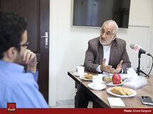 باید با پیمانهای پولی دو جانبه با شرکای تجاریمان سلطه یورو و دلار را بشکنیم/ می‌توانیم با ترکیه، روسیه، چین، عراق و افغانستان پیمان دو جانبه پولی ببندیم