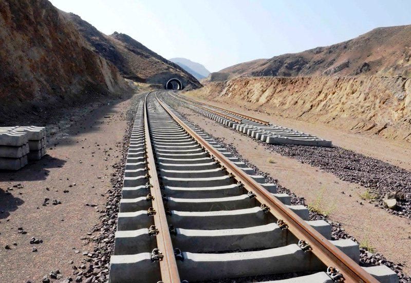 قفل سنگین ذوبآهن بر سردر طرحهای توسعهای حمل و نقل ریلی/ بدقولی ذوب آهن داد وزارت راه را هم درآورد!