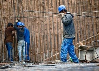 برآورد پایه حقوق ۲ میلیون و ۳۰۰ هزار تومانی کارگران در سال ۱۴۰۰