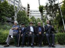 حقوق اردیبهشت بازنشستگان با احکام جدید واریز میشود