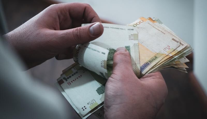 جدول حقوق و دستمزد کارکنان در سال ۱۴۰۰/ رقم افزایش حقوق ها در ۱۴۰۰