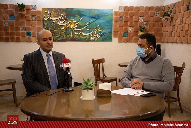 عکس/گفتگو با دکتر پیمان مولوی، دبیرکل انجمن اقتصاددانان ایران