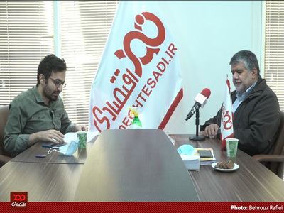 مرغدارها جوجه‌های خود را می‌کشند و نهاده‌ها را در بازار آزاد می‌فروشند (۲)