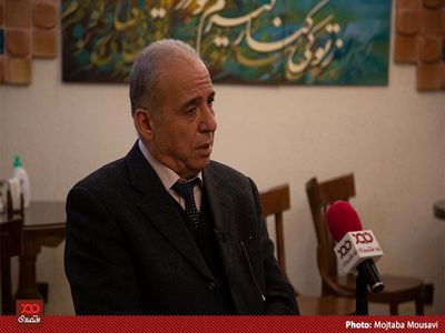 ۲۵ درصد هزینه اتاق صرف حقوق کارمندانش می‌شود (۳)
