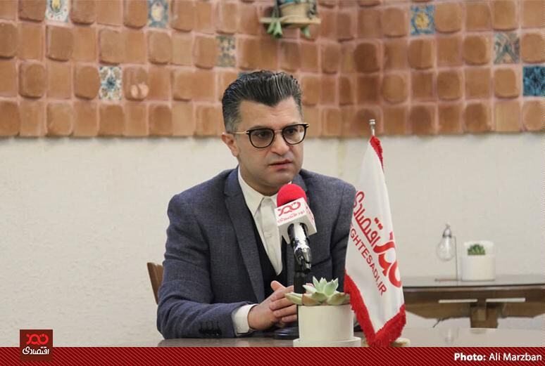 عکس/ گفتگو با دکتر محمدرضا میری لواسانی، تحلیلگر ارشد بازار سرمایه