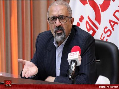 عکس/گفتگو با دکتر حسن مهربانی یگانه، دبیر انجمن صنعتی تولید کنندگان جوجه یک روزه