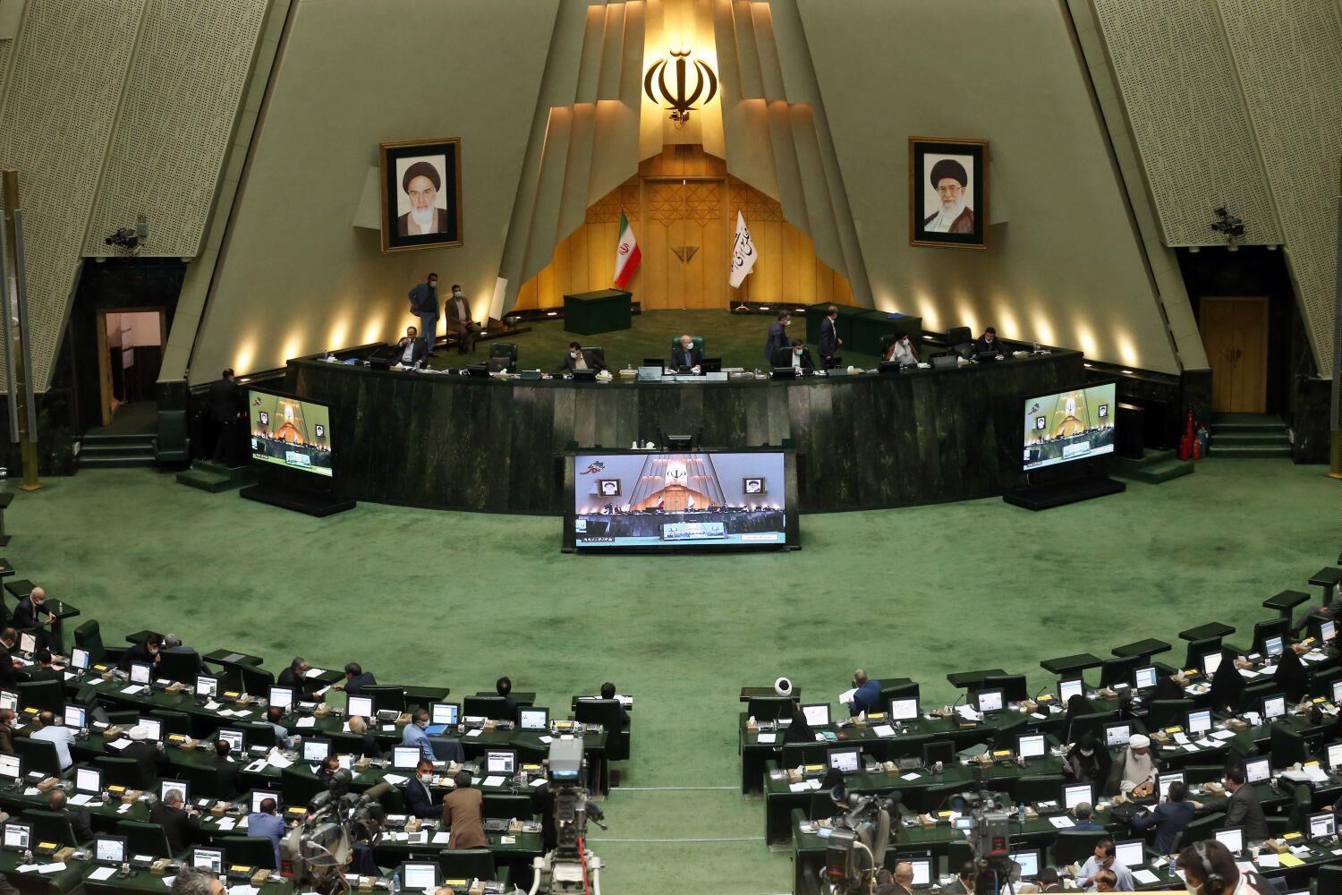 مجلس از توضیحات دژپسند درباره واگذاری ایران ایرتور قانع شد