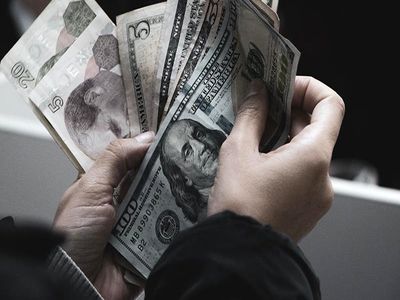 قیمت طلا، سکه و دلار امروز ۱۴۰۰/۰۲/۲۰| صعود قیمت‌ها در بازار