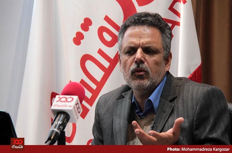 تفکر حاکم بر وزارت نفت، خام فروشی نفت را یک امر مقدس میداند