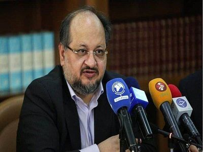 با حمایت کارگران و بازنشستگان دولت کار و‌ کارآفرینی تشکیل می‌دهم