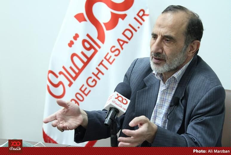 عکس/گفتگو با دکتر محمد خوش چهره استاد اقتصاد دانشگاه تهران